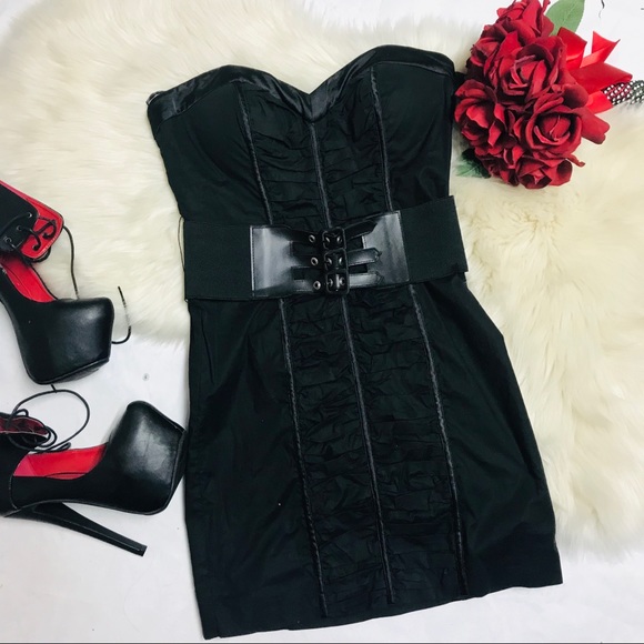 2B Bebe Dresses & Skirts - 🔥2bBebe Black Strapless Dress XS Belt 🔥